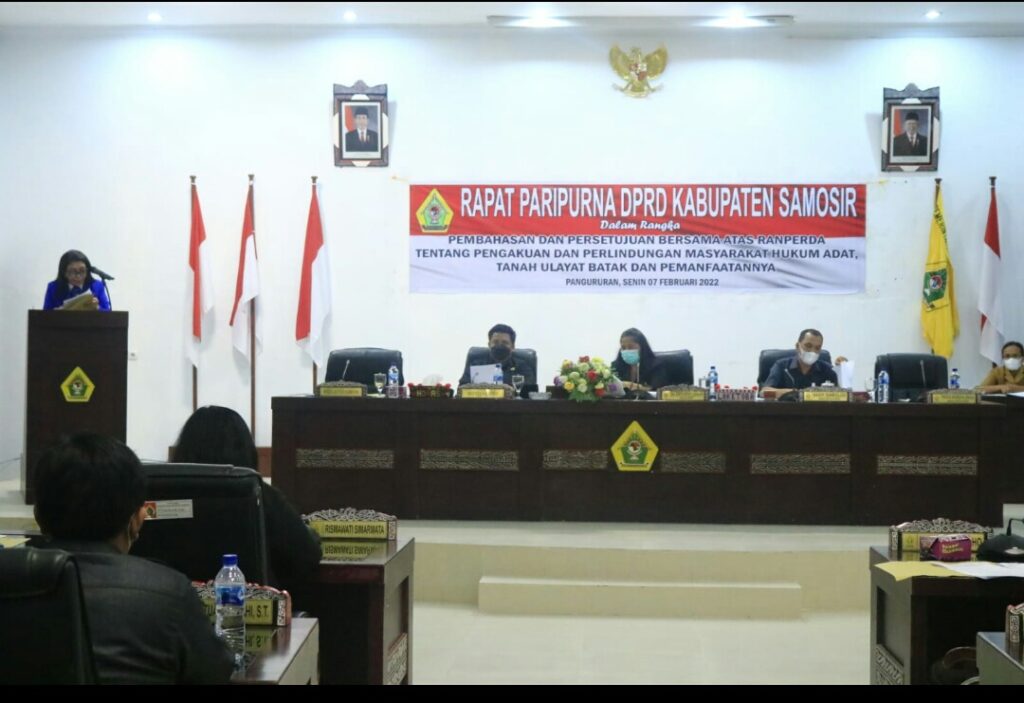 Bupati Samosir Hadiri Rapat Paripurna Pembahasan dan Persetujuan bersama atas Ranperda Pengakuan dan Perlindungan Masyarakat Hukum Adat, Tanah Ulayat Batak dan Pemanfaatannya