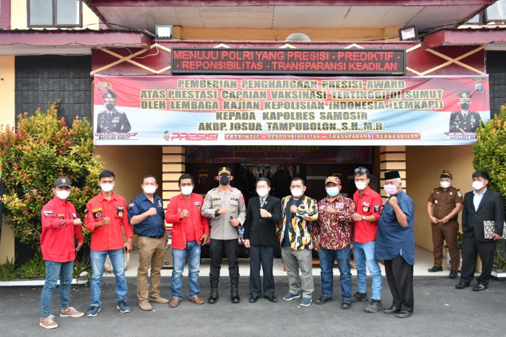 Samosir raih penghargaan dari Lembaga Kajian Kepolisian Indonesia (LEMKAPI)