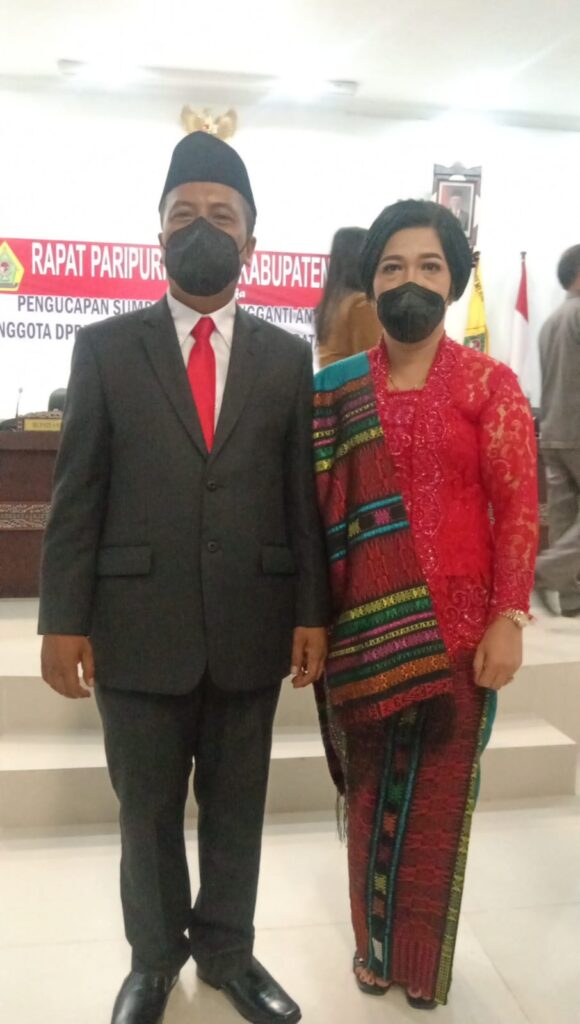 RAPAT PARIPURNA DPRD KABUPATEN SAMOSIR DALAM RANGKA PENGUCAPAN SUMPAH PAW ANGGOTA DPRD KABUPATEN SAMOSIR MASA JABATAN 2019-2024