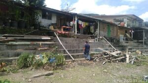 CAMAT SIMANINDO LAKUKAN PENATAAN DILAPANGAN BOLA AMBARITA