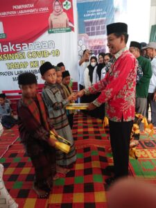 MENYAMBUT HUT LABURA KE 14 TAHUN UPTD PUSKESMAS KP MESJID GELAR SUNAT MASSAL
