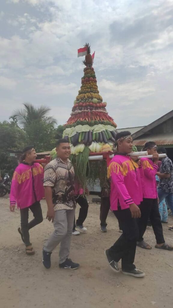 Peringati dan Meriahkan 1 Muharam Pemerintah Desa Sono Martani Gelar Acara Gunungan