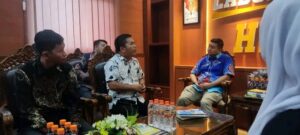 Kepala Sekolah SMA SWASTA KESUMA BANGSA LONDUT ANJANG SONO Berkunjung Ke Kantor Bupati Labura