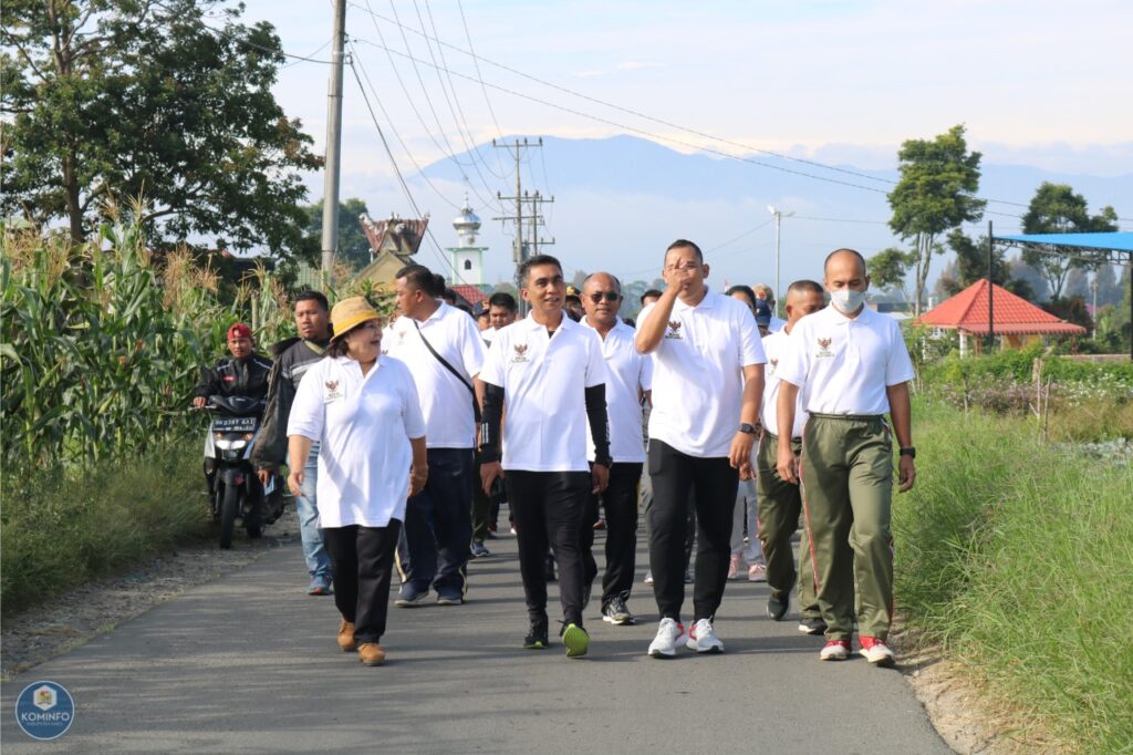 Pererat Persaudaraan Pemkab Karo Gelar Gerak Jalan Santai
