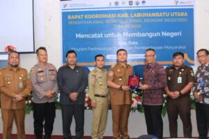 Bupati Labura Hadiri Rapat Koordinasi Daerah Pendataan Awal Registrasi Sosial Ekonomi Dan Dukung Program BPS