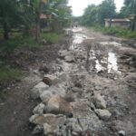 jalan rusak labura