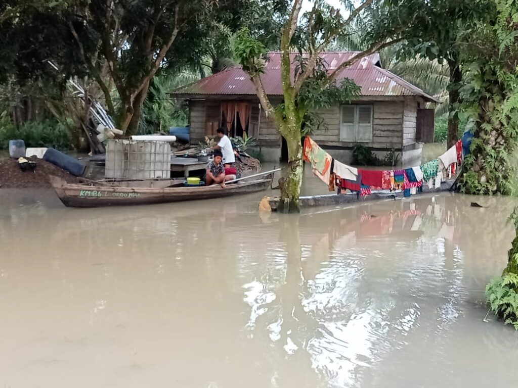 Desa Sialang Taji Kabupaten Labura Terendam Banjir