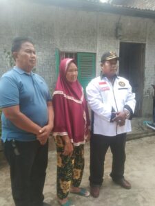 KPWM Bekerja Sama Dengan SJI Salurkan Donasi Pemasangan meteran listrik Gratis Dan Sembako