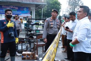 Damkar Pemkap Karo Sigap Padamkan Api Di Gedung RSUD Kabanjahe