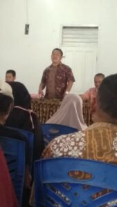 Kepala desa sidua  dua salurkan BLT DD