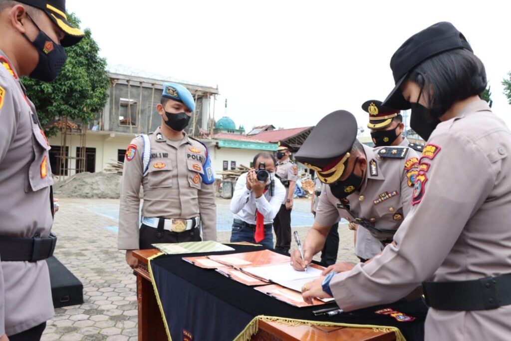 Pimpin Sertijab Kapolres Karo : Jadilah Pemimpin Berintegritas Di Tempat Yang Baru