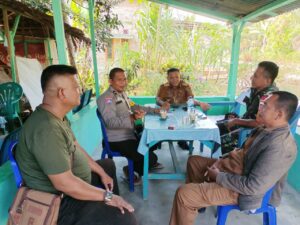Sambang Pos Polisi Keliling, Bhabinkamtibmas dan Babinsa Sampaikan Pesan Kamtibmas