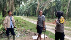 Cegah Karhutla Bhabinkamtibmas Polsek Kota Kisaran Berpatroli dan Bagi Imbauan