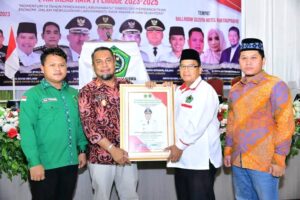 Bupati Labura Hadiri Pelantikan PB HM-IKLAB RAYA