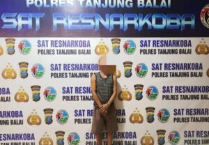 Jual Sabu di Dalam Rumah I Alias O di Boyong Kekantor Polisi Bersama Barang Buktinya