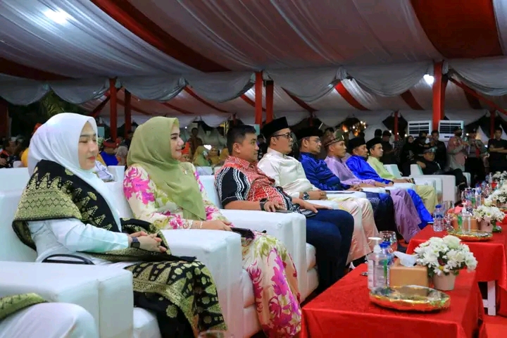 Bupati Labura Saksikan langsung  Penampilan Kontingen Labura di Festival Budaya Malayu Serumpun 2023