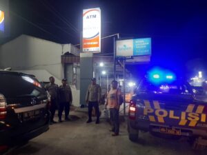 Patroli Blue Light Polsek Simpang Empat Pantau Titik Rawan
