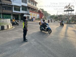 Cegah Terjadinya Lakalantas Serta Ciptakan Kamseltibcar Lantas Unit Lantas Polsek Asahan Lakukan Pengaturan Lalu Lintas