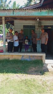Perpanjang Tangan Melalui Jemari Sipope Polsek Air Batu Berikan Bantuan Sembako