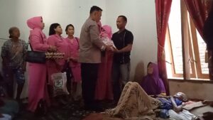 Kapolsek Kota Kisaran Berikan Tali Asih dan Sembako kepada Menderita Penyakit Kulit