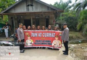 Polsek Simpang Empat Gelar Jumat Curhat di Dusun VII-A