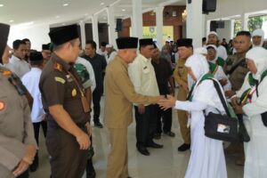 Bupati dan Forkopimda Kabupaten Asahan Lepas Jamaah Calon Haji Kabupaten Asahan Tahun 1444 H/2023 M Tahap ke-II