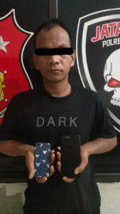 Bobol Rumah Tersangka Curat Gasak 2 Unit HP Androit