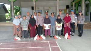 Polsek Air Batu Gelar Bakti Sosial dalam Rangka HUT Bhayangkara ke-77 Tahun 2023