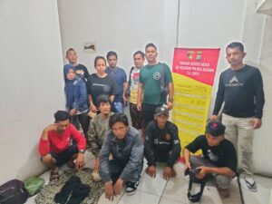 Pulang ke Indonesia Secara Ilegal Unit Reskrim Polsek Air Joman Amankan 9 Pekerja Migran Indonesia