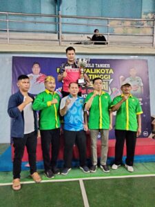PBSI LABURA RAIH 6 MEDALI EMAS PLUS JUARA UMUM PIALA WALIKOTA TEBING TINGGI