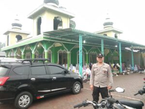 Personel Polsek Air Joman Laksanakan Pengamanan Sholat Idul Adha 1444 H Tahun 2023