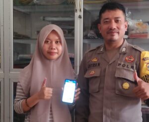 Bhabinkamtibmas Polsek Air Joman Turun langsung Sosialisasikan Aplikasi Super APPS Presisi