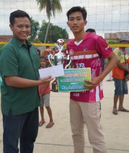 Penutupan Turnamen Volly  Sekaligus Pemberia Hadiah Untuk Para Pemenang
