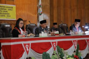 Bupati Asahan Ikuti Pengambilan Sumpah/Janji PAW Anggota DPRD Kabupaten Asahan Sisa Masa Jabatan 2019-2024