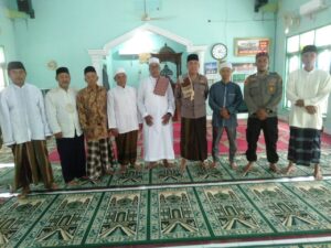 Personel Polsek Prapat Janji Laksanakan Jumat Curhat Dengan Jamaah Masjid Nurul Iman