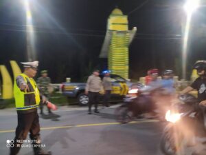 Personil Polsek Simpang Empat Tingkatkan Patroli Blue Light Untuk Mencegah Kejahatan Jalanan Dan Menekan Angka Laka Lantas