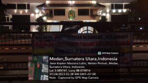 Spanduk tak Bertuan Minta Periksa LHKP Salah Satu Oknum Bea Cukai