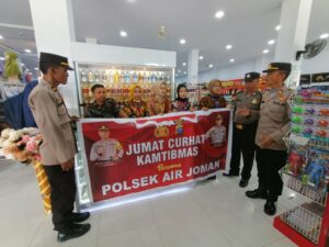Personil Polsek Air Joman Tampung Aspirasi Masyarakat di Jumat Curhat