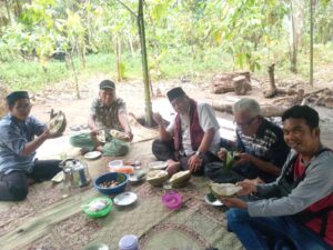 Ketua FKUB Asahan Sambangi Kebun Duria Desa Sei Alim
