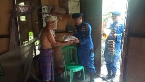 Ujudkan Progam Berkah Melalui Jemari Sipope Kasat Polairud Polres Asahan Berikan Bantuan Sembako