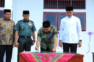 Dampingi Wakil Gubernur Sumut Musa Rajekshah, Bupati Resmikan Masjid Khadijah dan Ruang Kelas Baru
