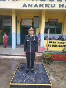 Peringatan HUT RI Ke 78 Ipda Syamsul Bahri Jadi Pembina Upacara di SDN Negeri 010083