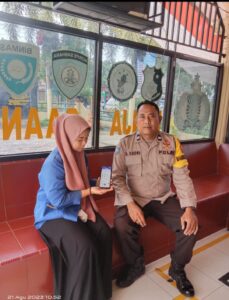 Personil Polsek Air Joman Sosialisasi Program Polri Berupa Aplikasi Super APPS Presisi