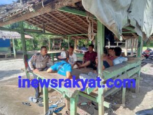 Kanit Binmas Polsek Pulau Raja melaksanakan Jumat Curhat Kamtibmas