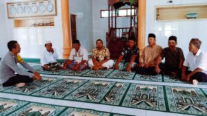 Personil Polsek Prapat Janji Gasuling Damas di Mesjid Al-Hudayatussalam