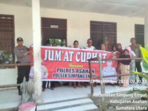 Kapolsek Simpang Empat Terima Keluhan Masyarakat Di Jumat Curhat