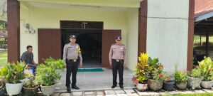 Personel Polsek Prapat Janji Lakanakan program Khotbah Minggu Kasih Kamtibmas