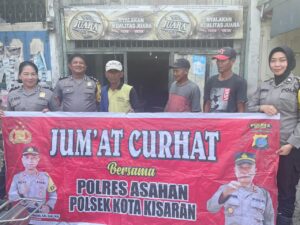 Personil Polsek Kota Kisaran Timur Gelar Jumat Curhat Bersama Dengan Warga Jalan Imam Bonjol