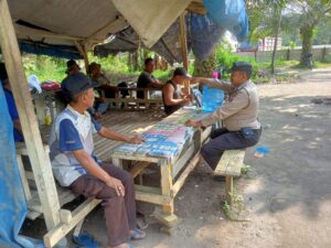 Kanit Binmas Polsek Pulau Raja Berikan Edukasi Kamtibmas di Jumat Curhat