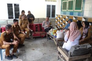 Kapolres Asahan Beri Bantuan Makanan Tambahan ke Anak Penderita Stunting